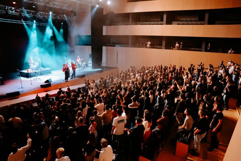 Sala de concerts plena de gent